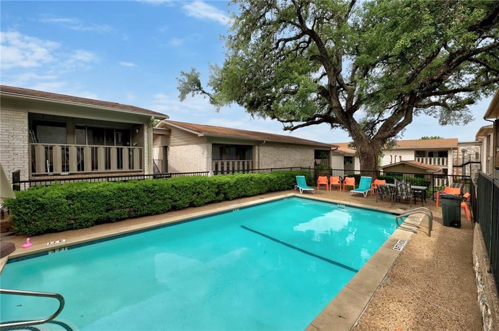 Photo 1 of 26 — 1304 Summit ST 101, Austin, TX 78741