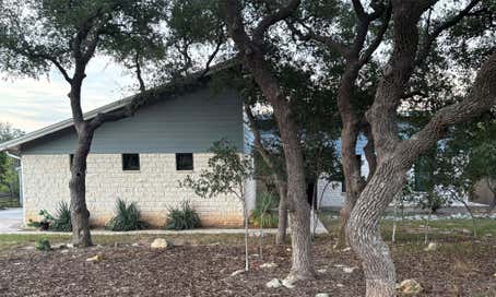 172 Bluff TRL Dripping Springs TX 78620