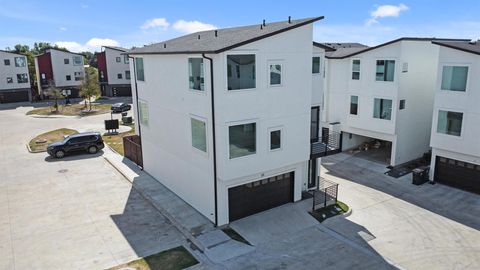 1417 Kramer LN 20 Austin TX 78758