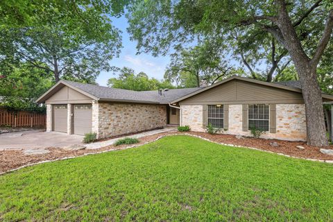 Photo of 11915 River Oaks TRL, Austin, TX 78753 (MLS # 9641926)