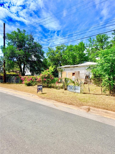 Tiny photo for 1181 Oakgrove Ave, Austin, TX 78702 (MLS # 8549925)