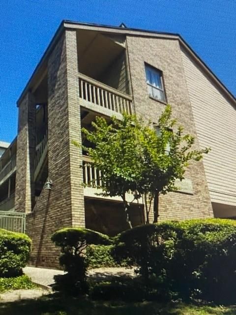 Photo of 2210 Pearl ST #305, Austin, TX 78705 (MLS # 4028942)
