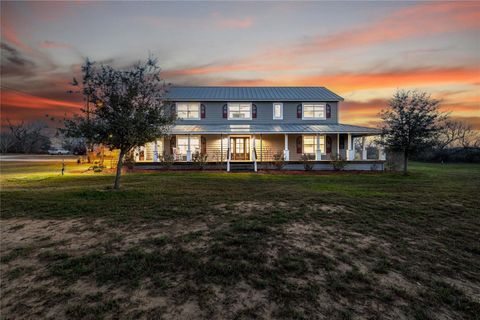 917 County Road 664 Devine TX 78016