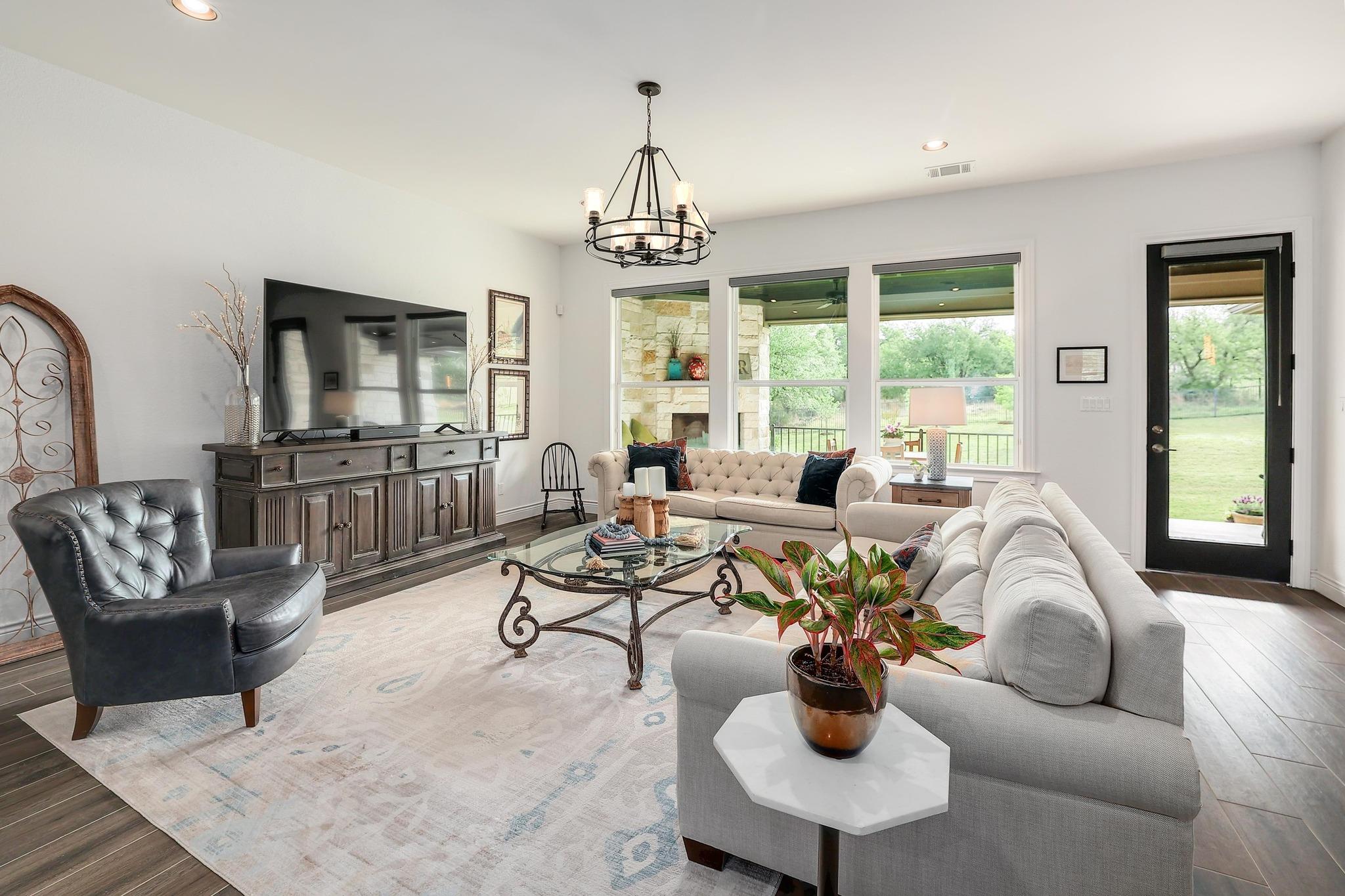 105 Graystone LN