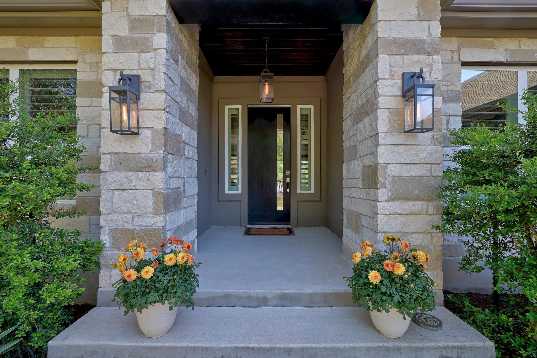 105 Graystone LN