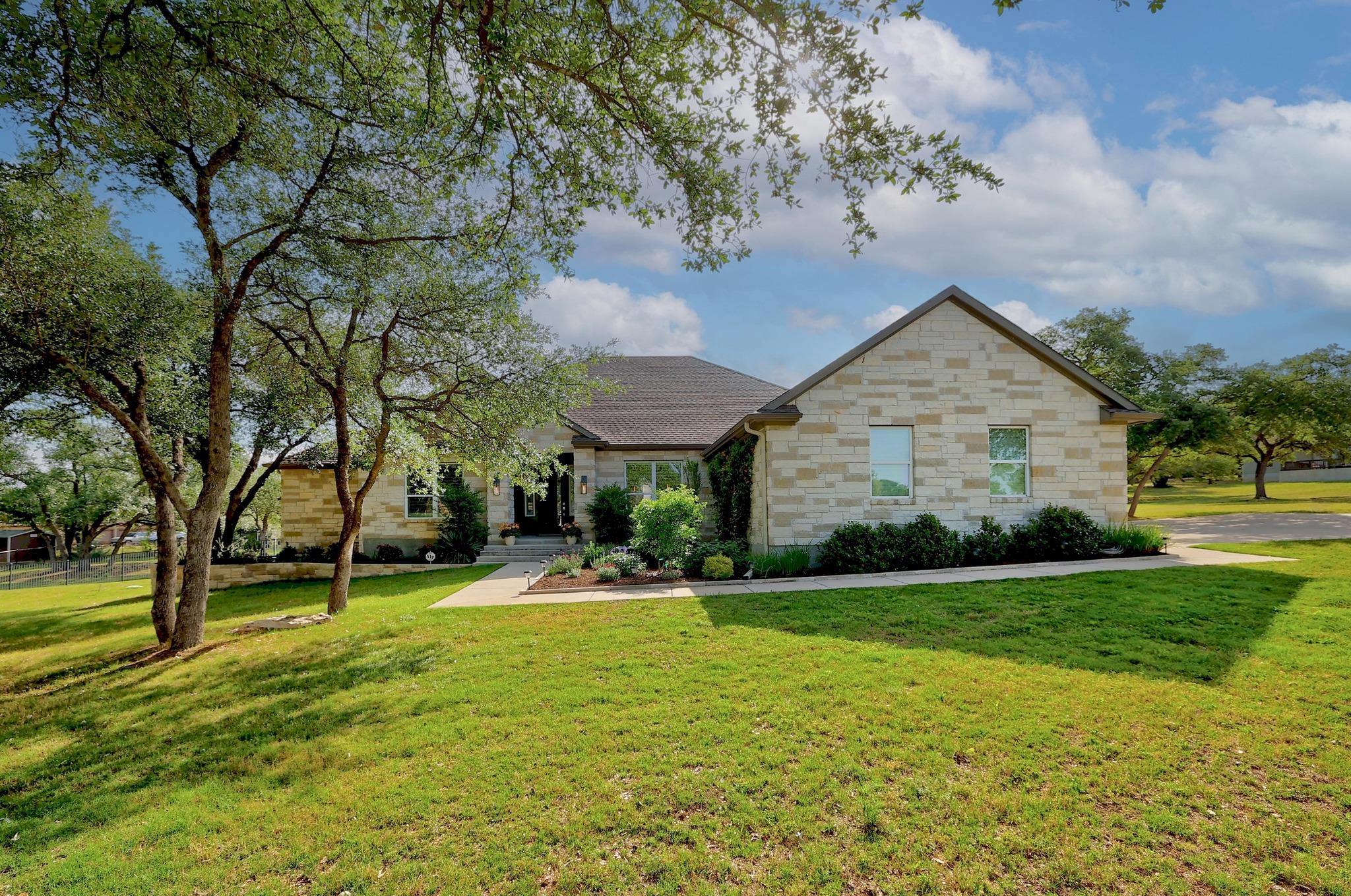 105 Graystone LN