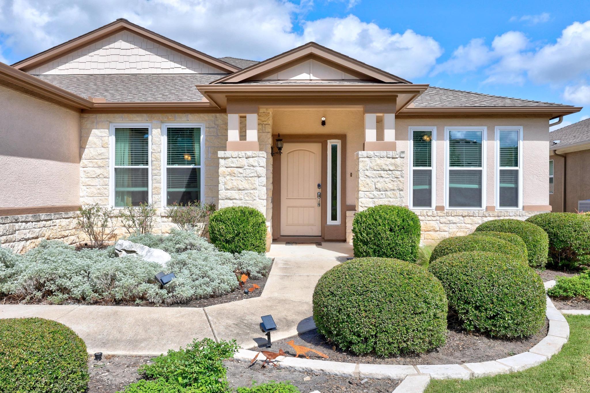 304 Pipe Creek LN