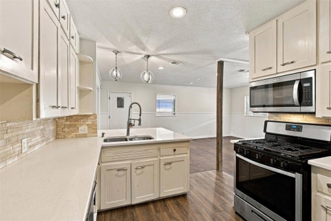 Tiny photo for 1419 Cloverleaf DR, Austin, TX 78723 (MLS # 1239105)