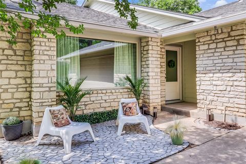 Photo of 4005 Reynosa DR, Austin, TX 78739 (MLS # 7988473)