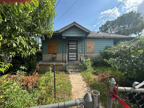 Photo of 2717 E 2nd ST, Austin, TX 78702 (MLS # 5953799)