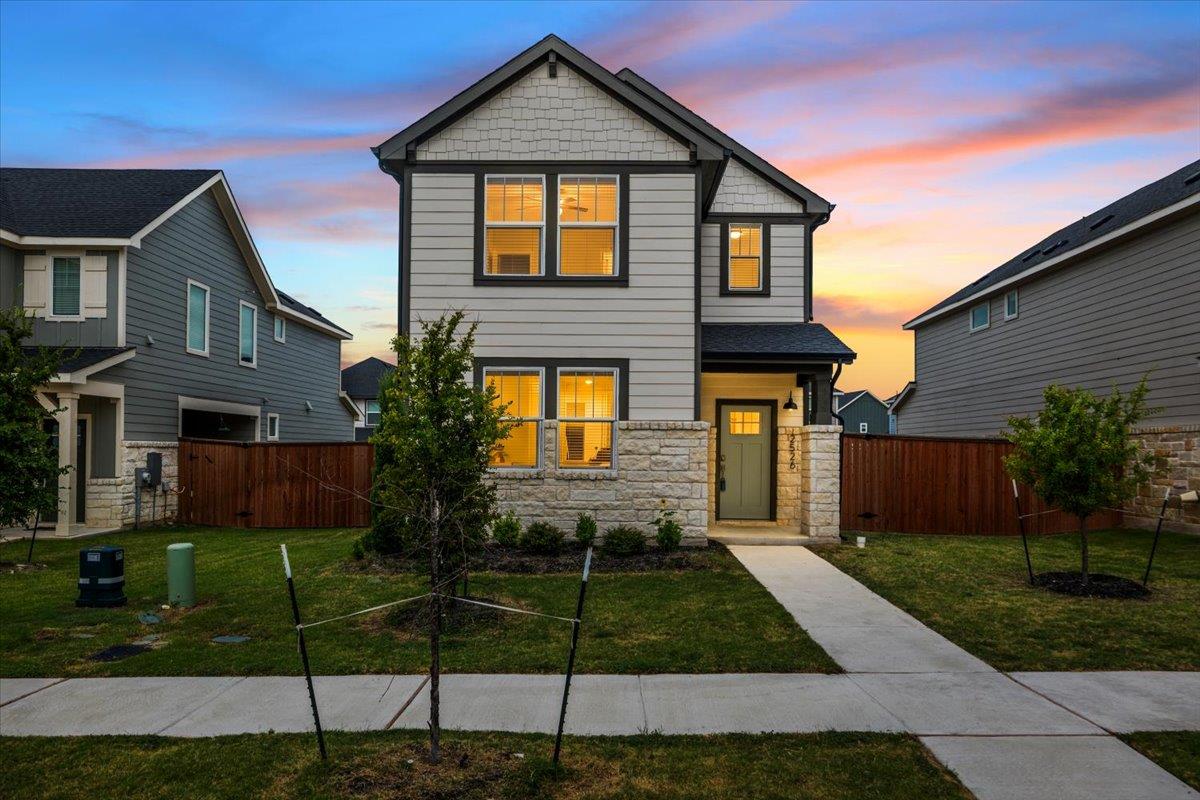 2526 Rose Archer LN