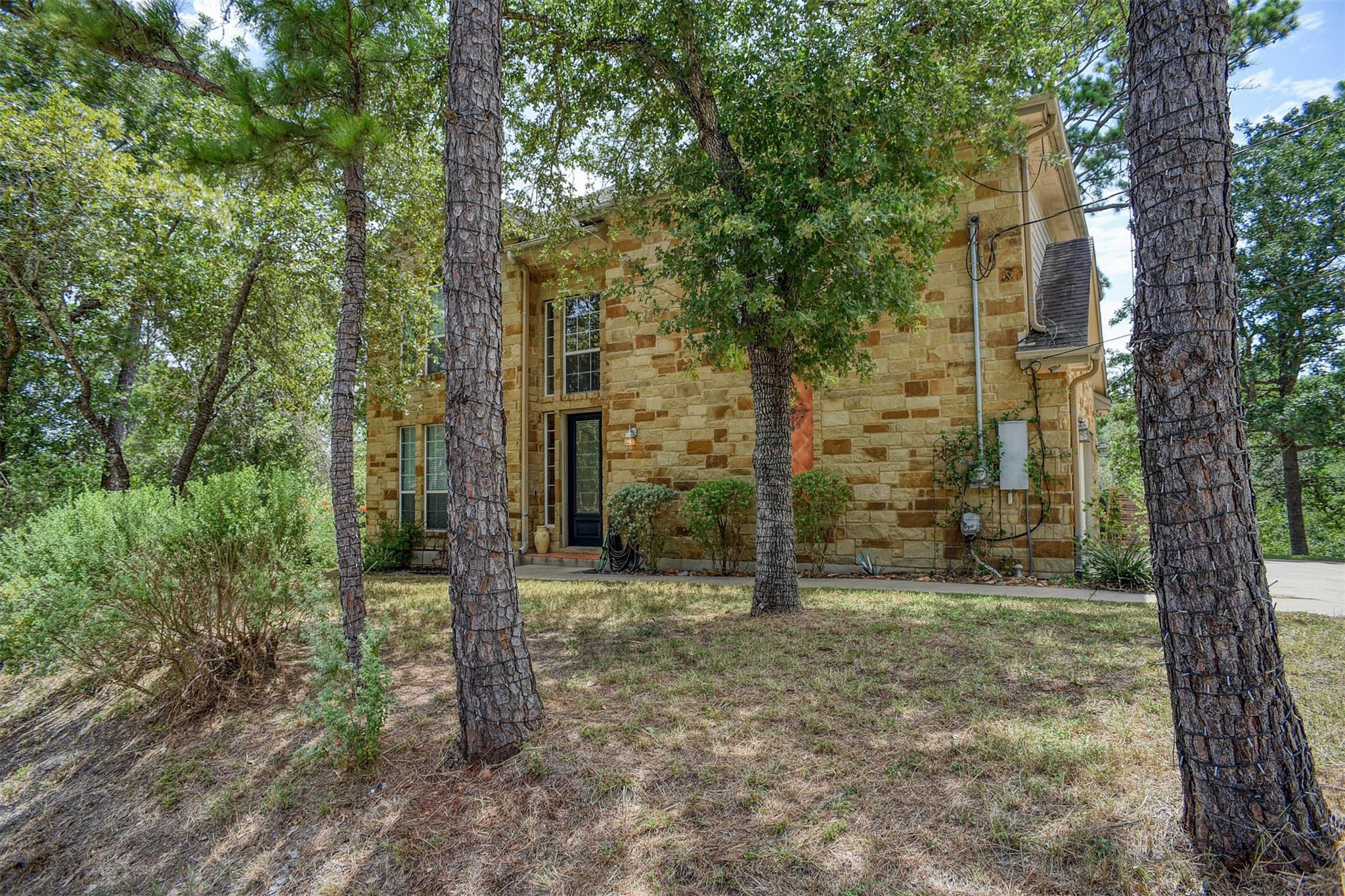 382 Akaloa DR