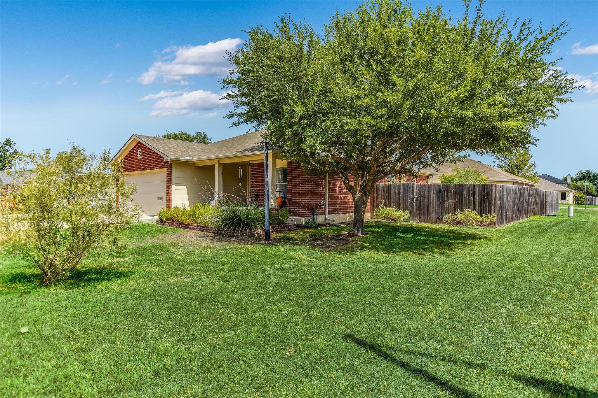 2800 Tyler LN