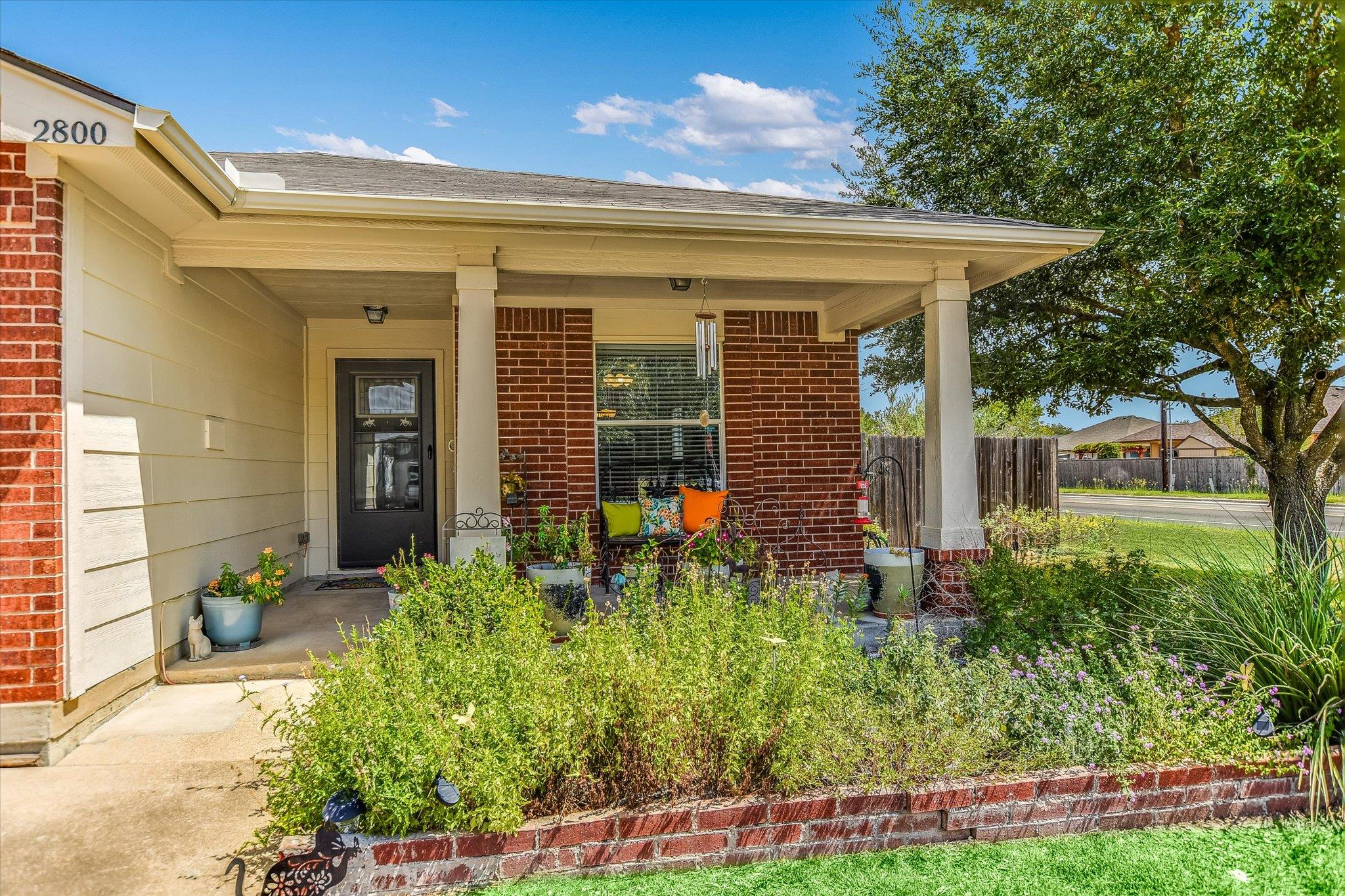 2800 Tyler LN