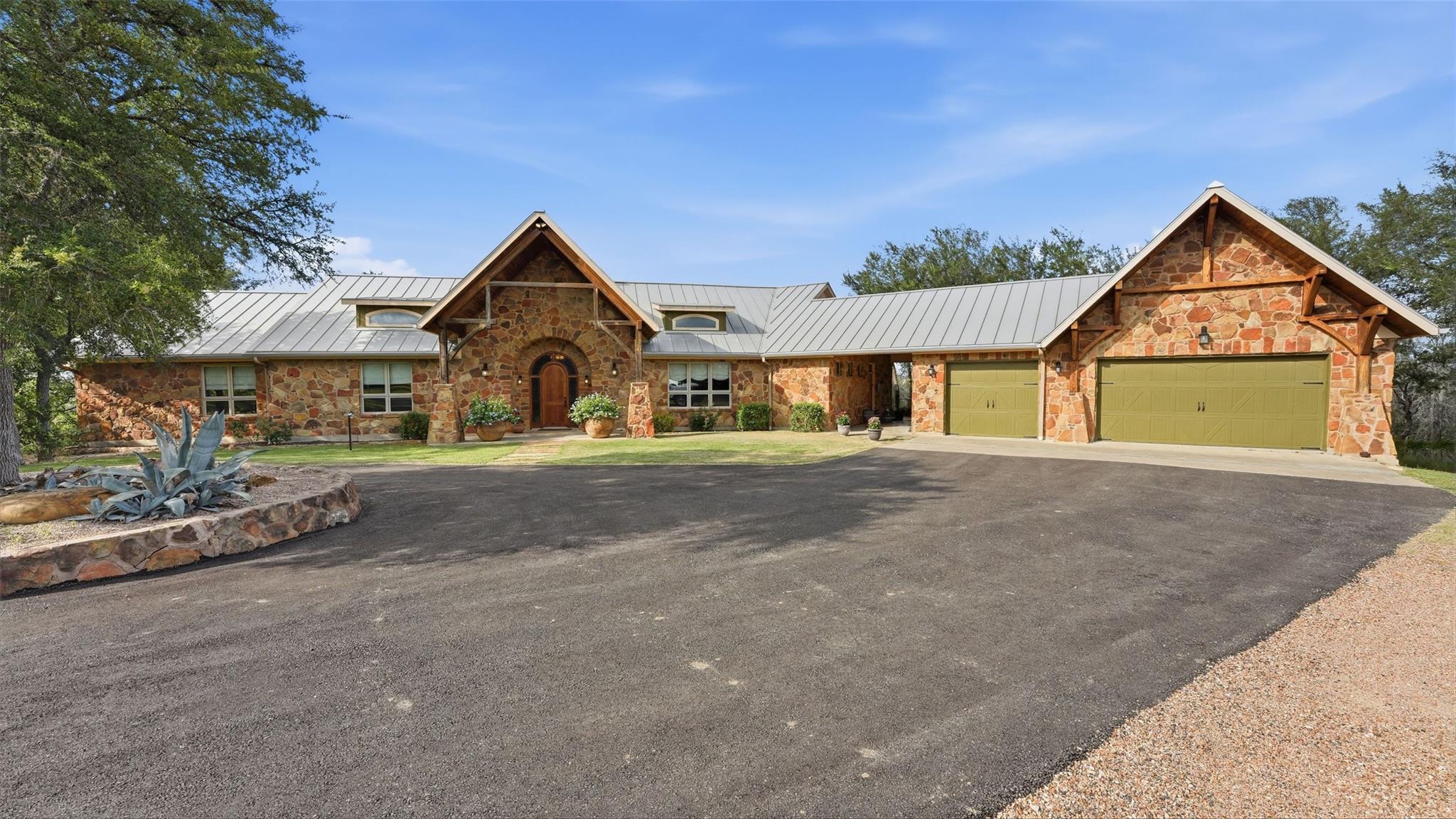 435 Placid LN
