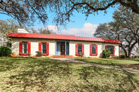 Photo of 7601 Rustling RD, Austin, TX 78731 (MLS # 2784752)