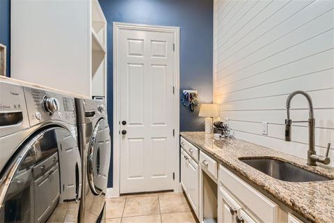 Tiny photo for 12212 Azure Shores CT, Austin, TX 78732 (MLS # 5365914)
