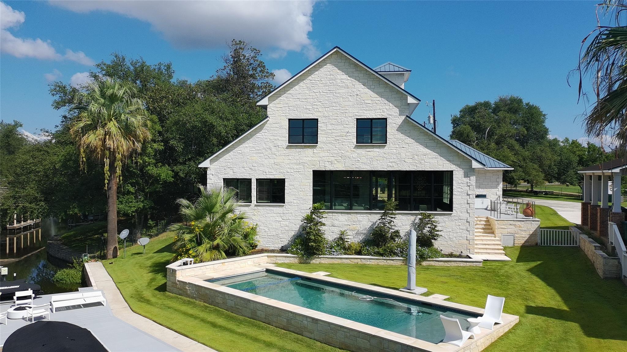 1110 County Road 132a