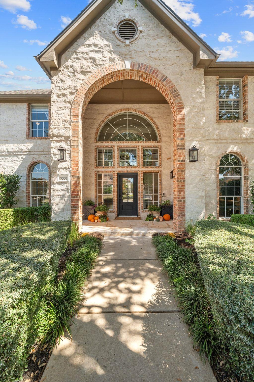 3003 Napa DR