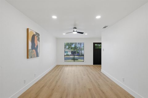 Tiny photo for 4704 Oak Cliff DR, Austin, TX 78721 (MLS # 4027849)