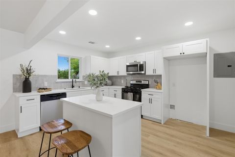 Tiny photo for 4704 Oak Cliff DR, Austin, TX 78721 (MLS # 4027849)