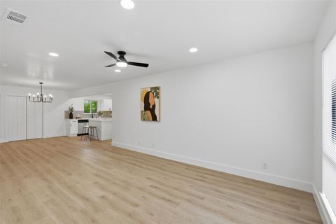 Tiny photo for 4704 Oak Cliff DR, Austin, TX 78721 (MLS # 4027849)