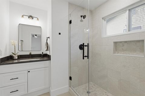 Tiny photo for 4704 Oak Cliff DR, Austin, TX 78721 (MLS # 4027849)