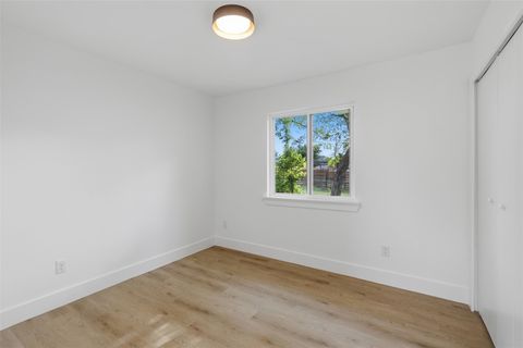 Tiny photo for 4704 Oak Cliff DR, Austin, TX 78721 (MLS # 4027849)