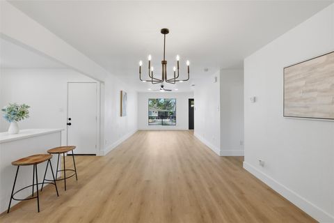 Tiny photo for 4704 Oak Cliff DR, Austin, TX 78721 (MLS # 4027849)