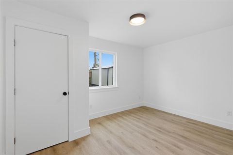 Tiny photo for 4704 Oak Cliff DR, Austin, TX 78721 (MLS # 4027849)