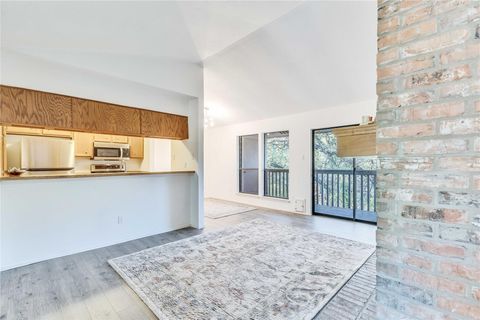 3839 Dry Creek DR 230 Austin TX 78731