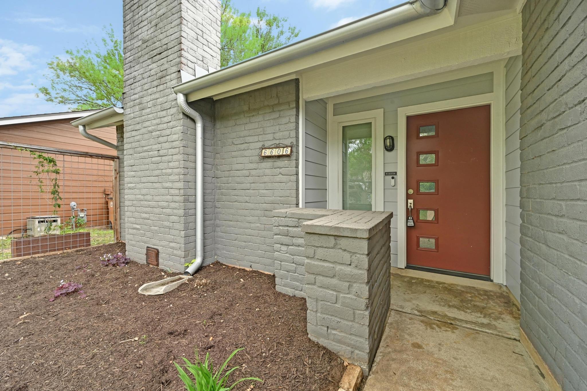 6606 Woodhue DR