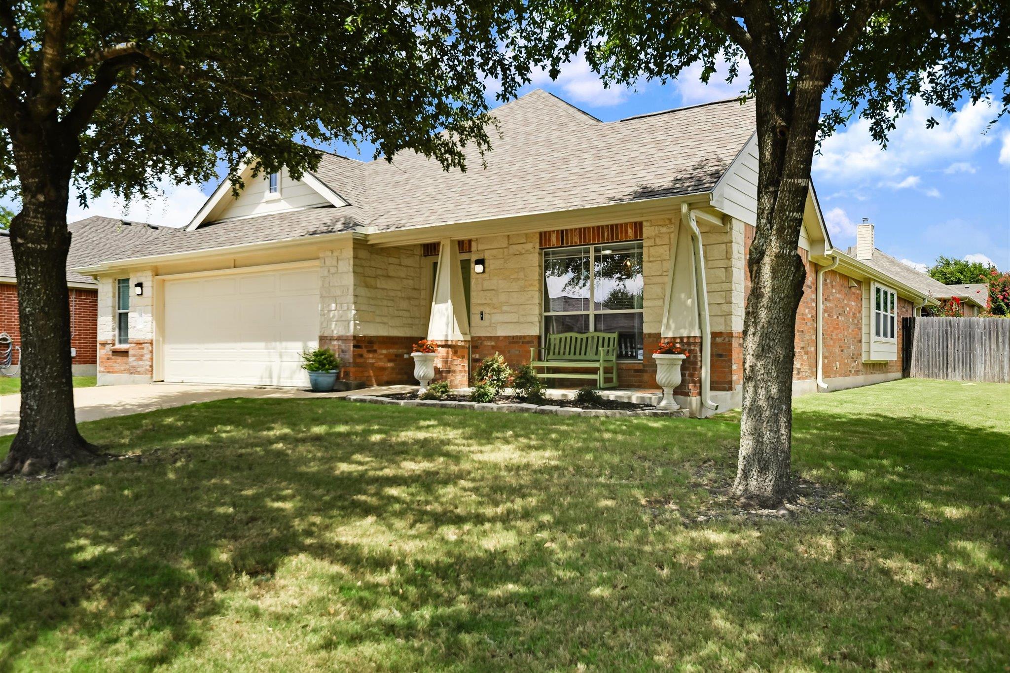 18717 Royal Pointe DR