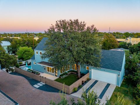 Photo of 2105 Enfield RD #A, Austin, TX 78703 (MLS # 1807086)