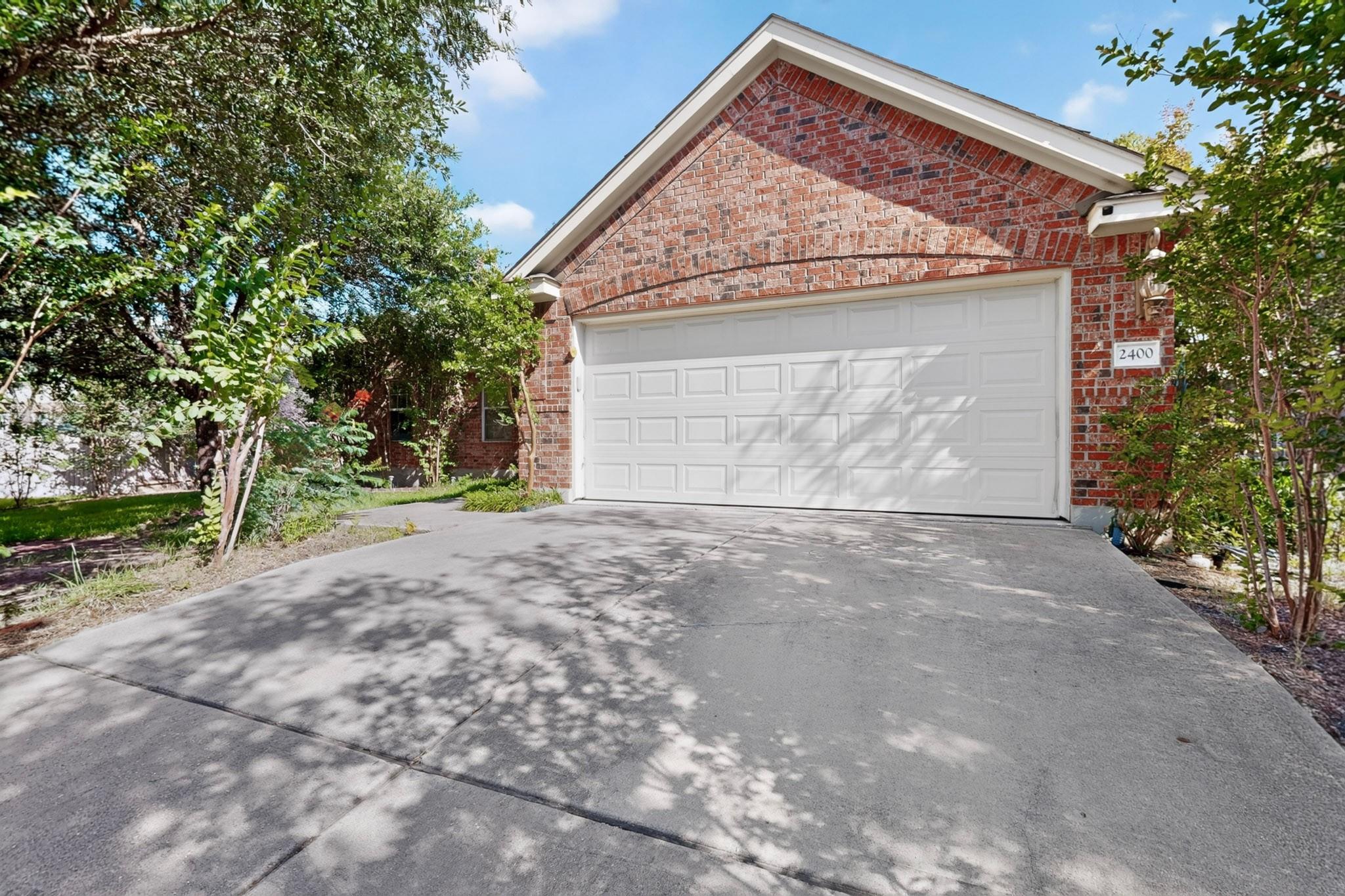 2400 White Stallion WAY