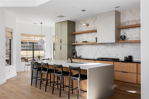 1036 Liberty Park DR 53 Austin TX 78746