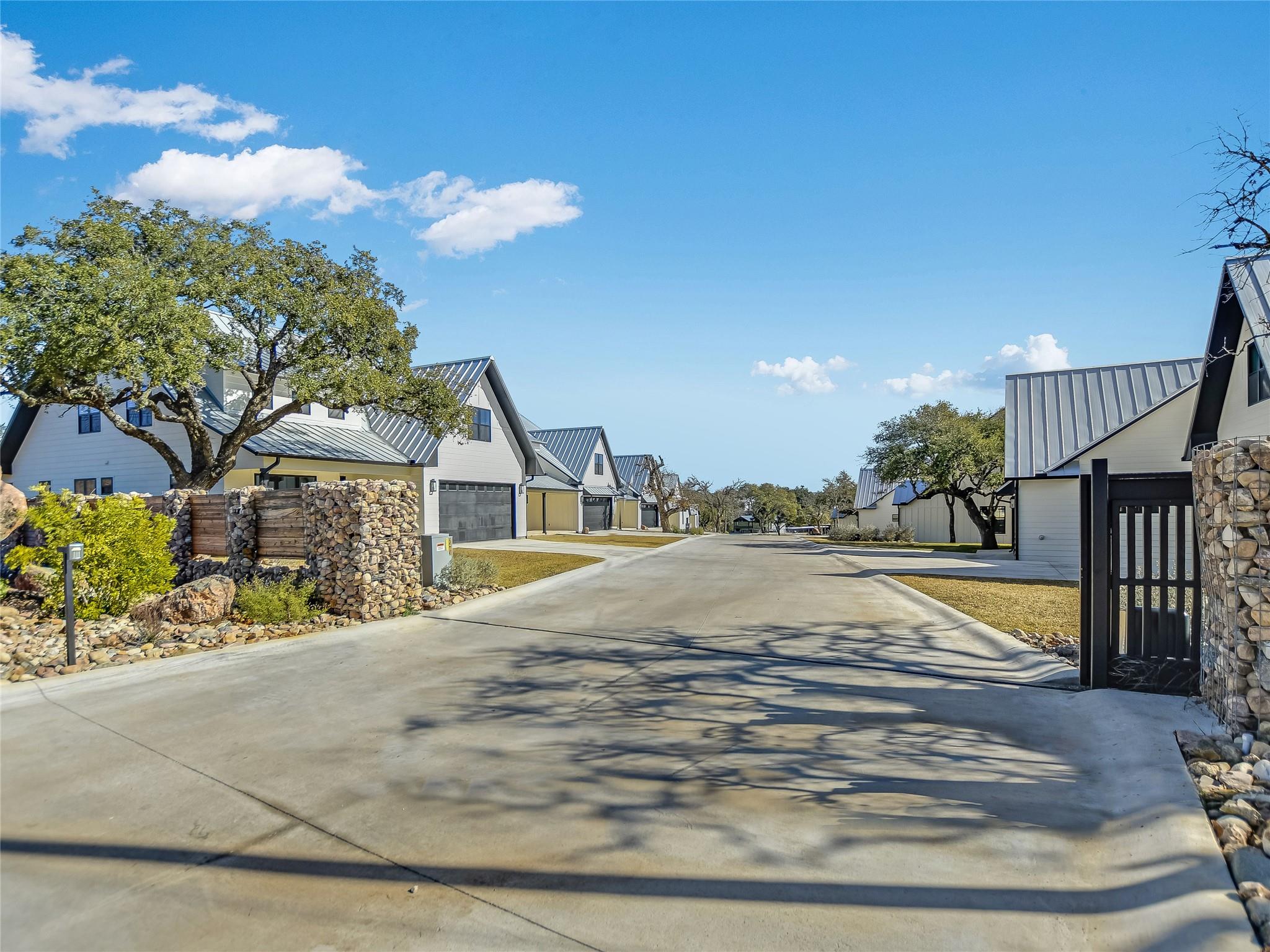 2403 Cherry LN