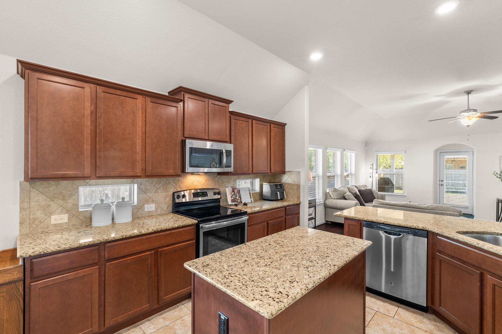 1104 Arvada DR