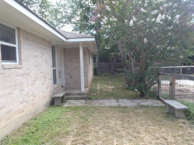 309 Ellis ST