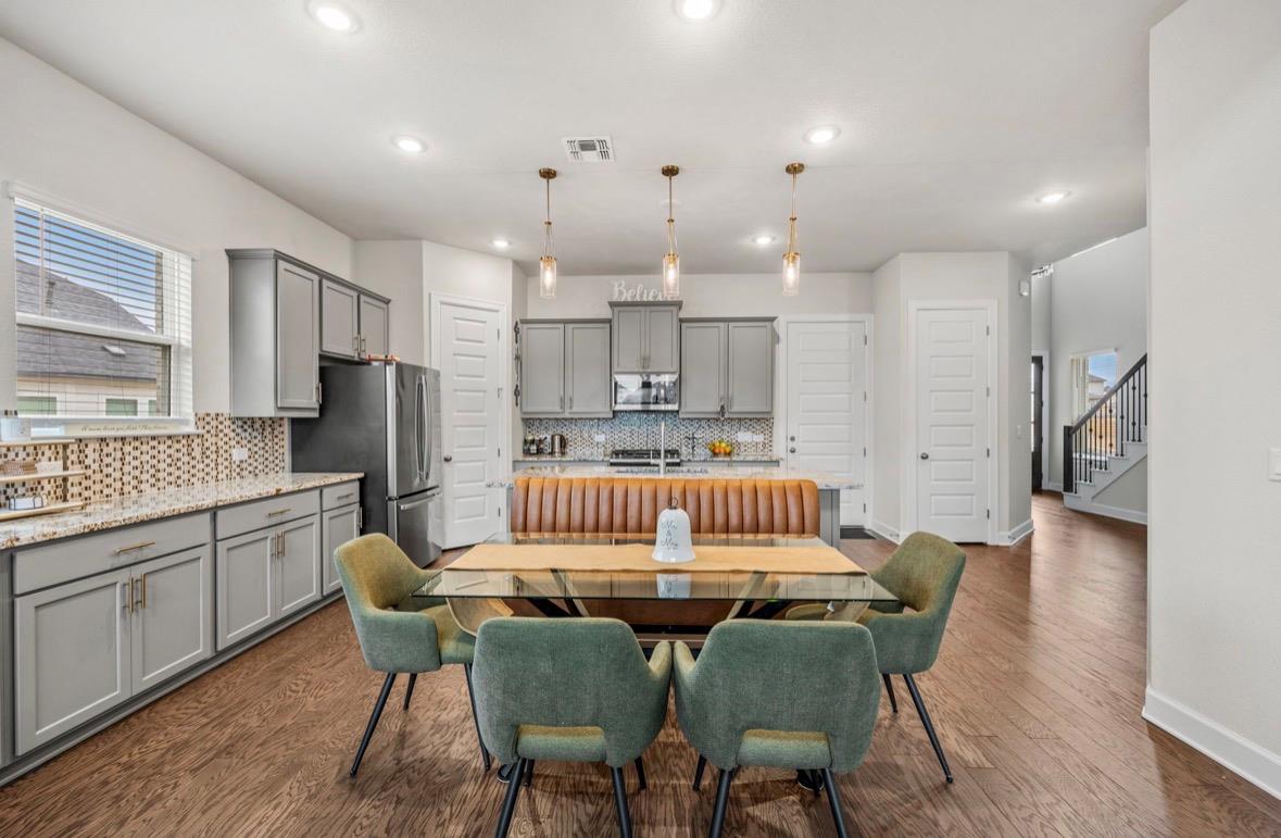 4904 Escape Rivera DR