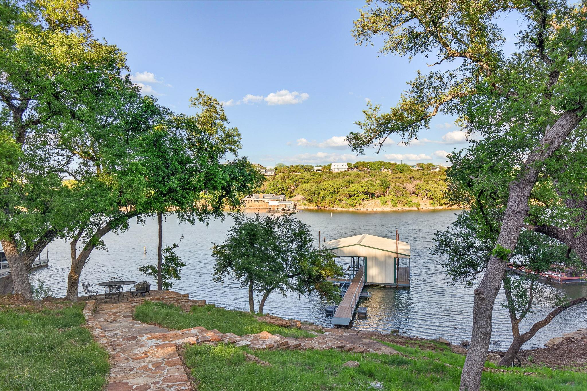 2512 Sunset Cliff RD