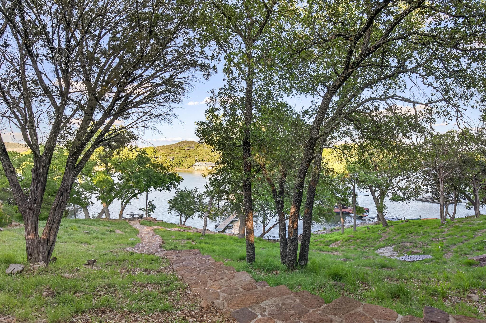 2512 Sunset Cliff RD