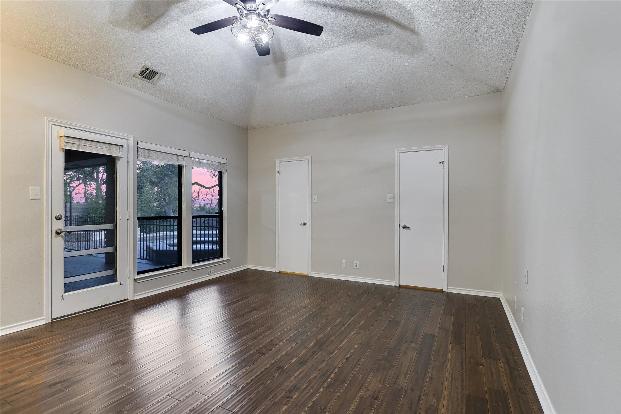 Austin, Texas 78759, United States, 3 Bedrooms Bedrooms, ,3 BathroomsBathrooms,Residential,Active,90418