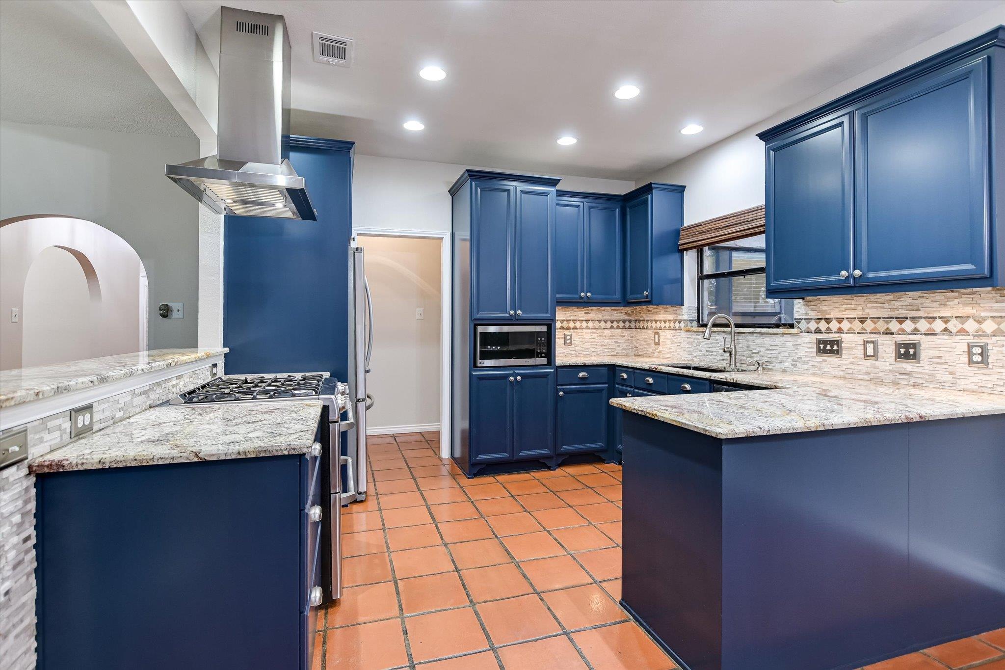 Austin, Texas 78759, United States, 3 Bedrooms Bedrooms, ,3 BathroomsBathrooms,Residential,Active,90418