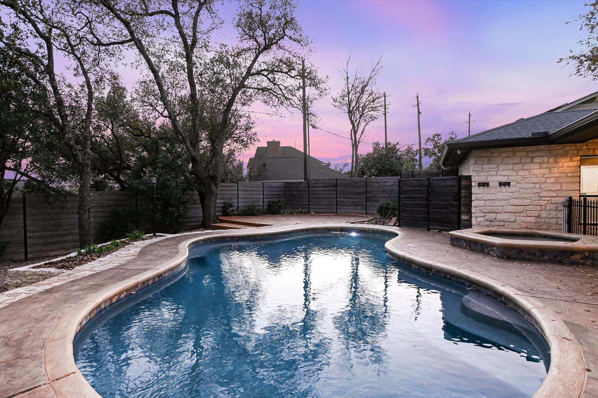 Austin, Texas 78759, United States, 3 Bedrooms Bedrooms, ,3 BathroomsBathrooms,Residential,Active,90418