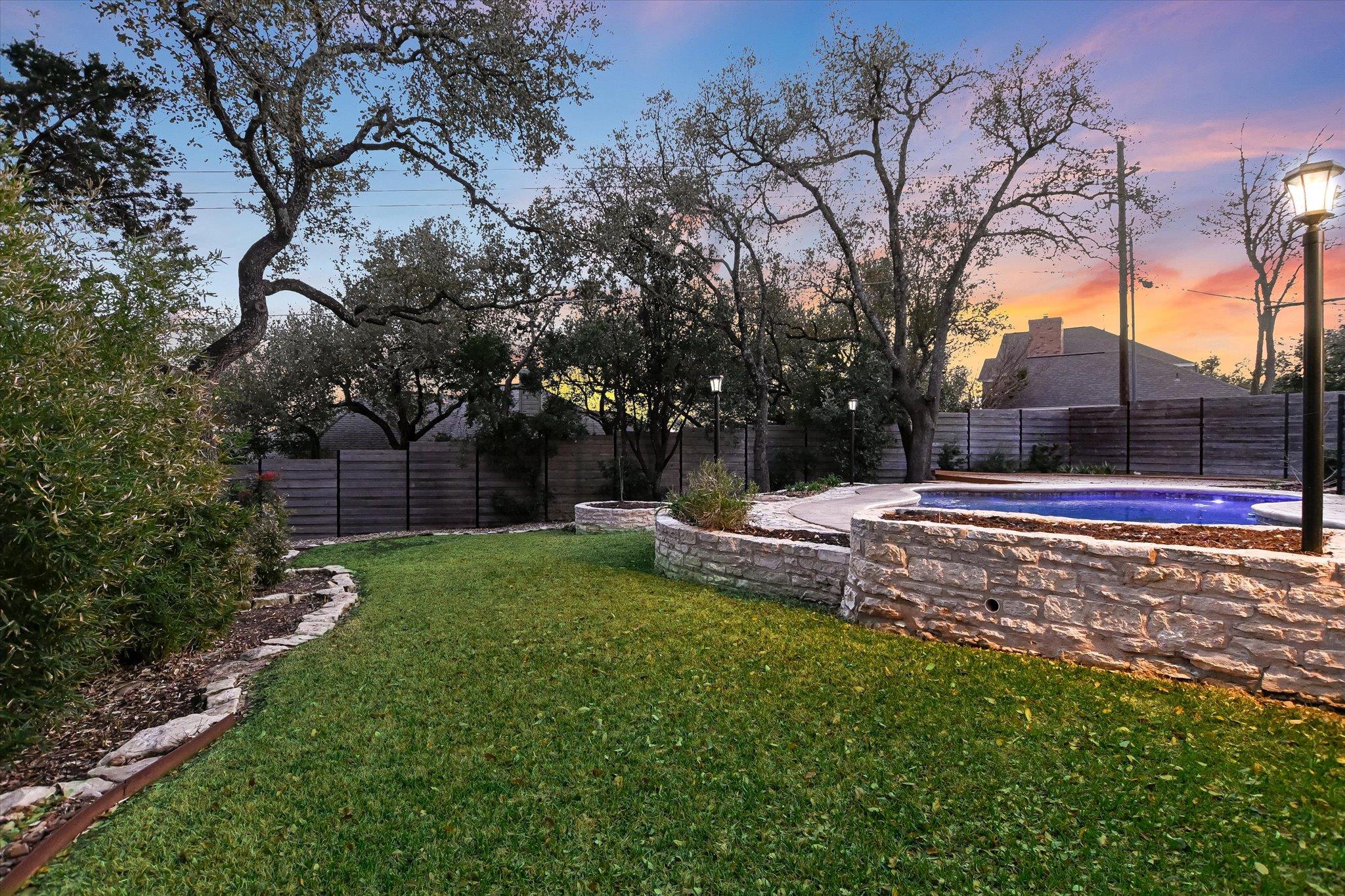 Austin, Texas 78759, United States, 3 Bedrooms Bedrooms, ,3 BathroomsBathrooms,Residential,Active,90418