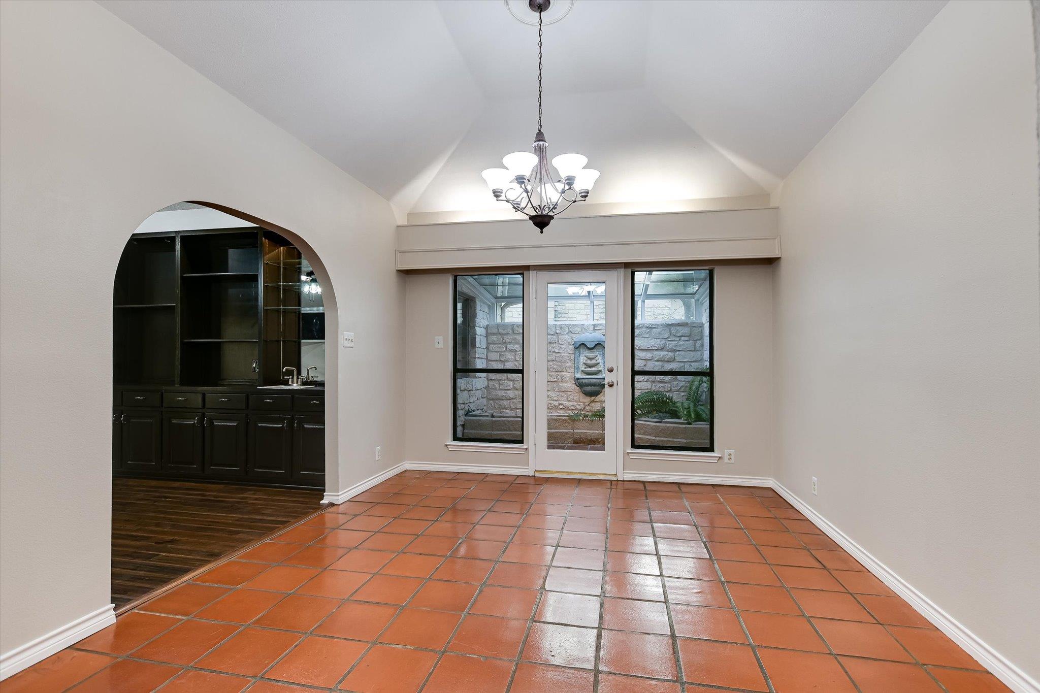 Austin, Texas 78759, United States, 3 Bedrooms Bedrooms, ,3 BathroomsBathrooms,Residential,Active,90418
