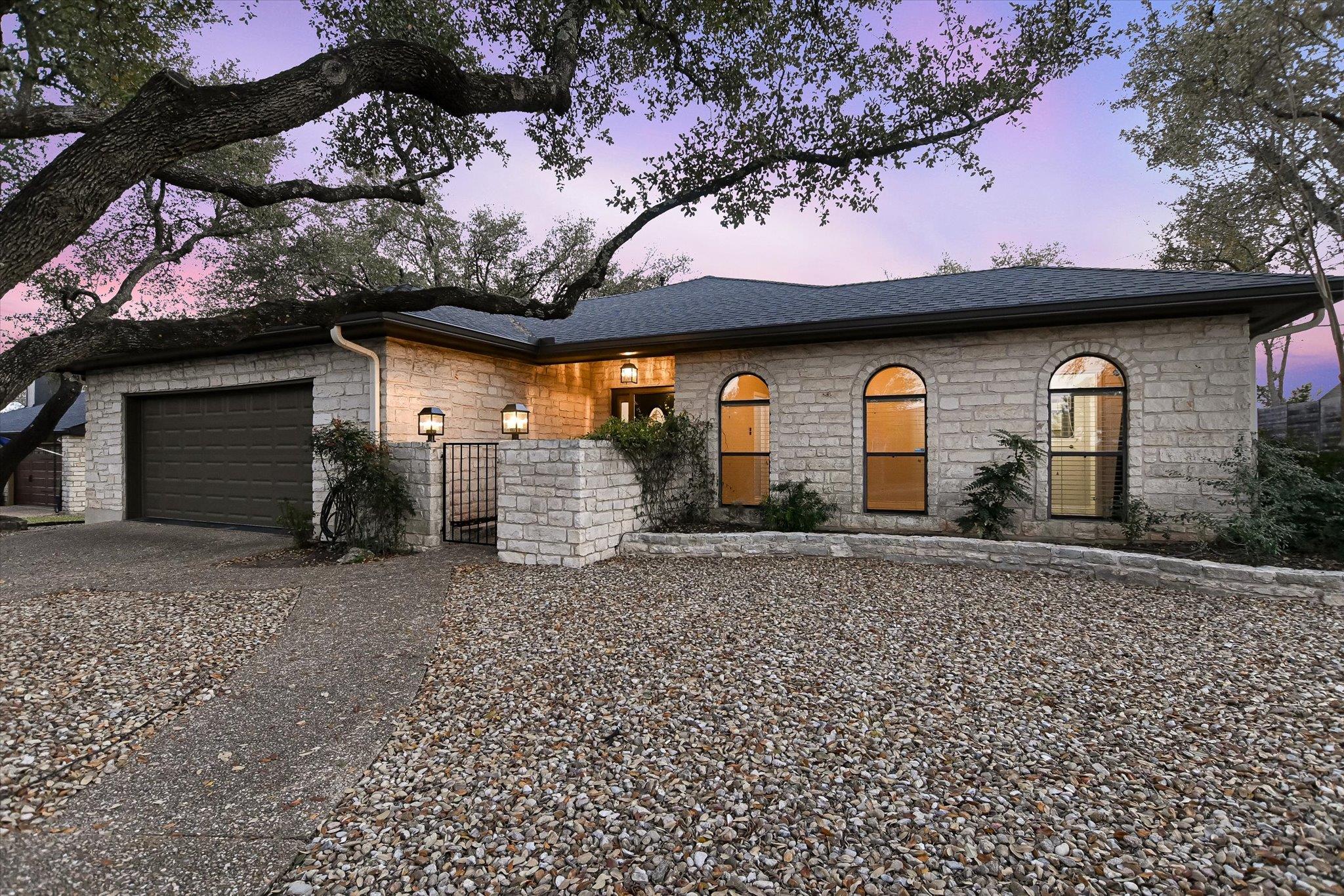 Austin, Texas 78759, United States, 3 Bedrooms Bedrooms, ,3 BathroomsBathrooms,Residential,Active,90418