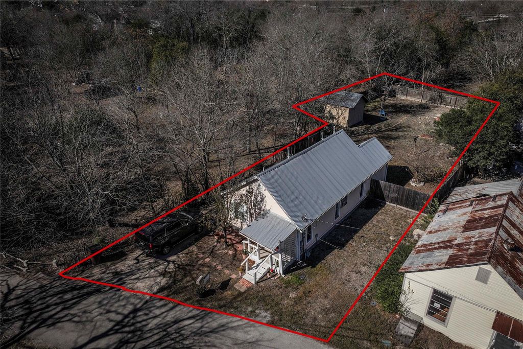 Photo of 607 Garcia ST, Lockhart, TX 78644 (MLS # 7046911)