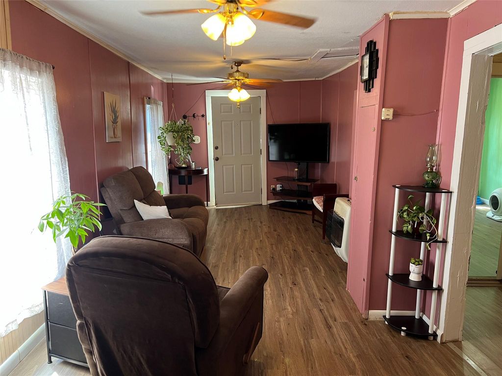 Photo of 607 Garcia ST, Lockhart, TX 78644 (MLS # 7046911)